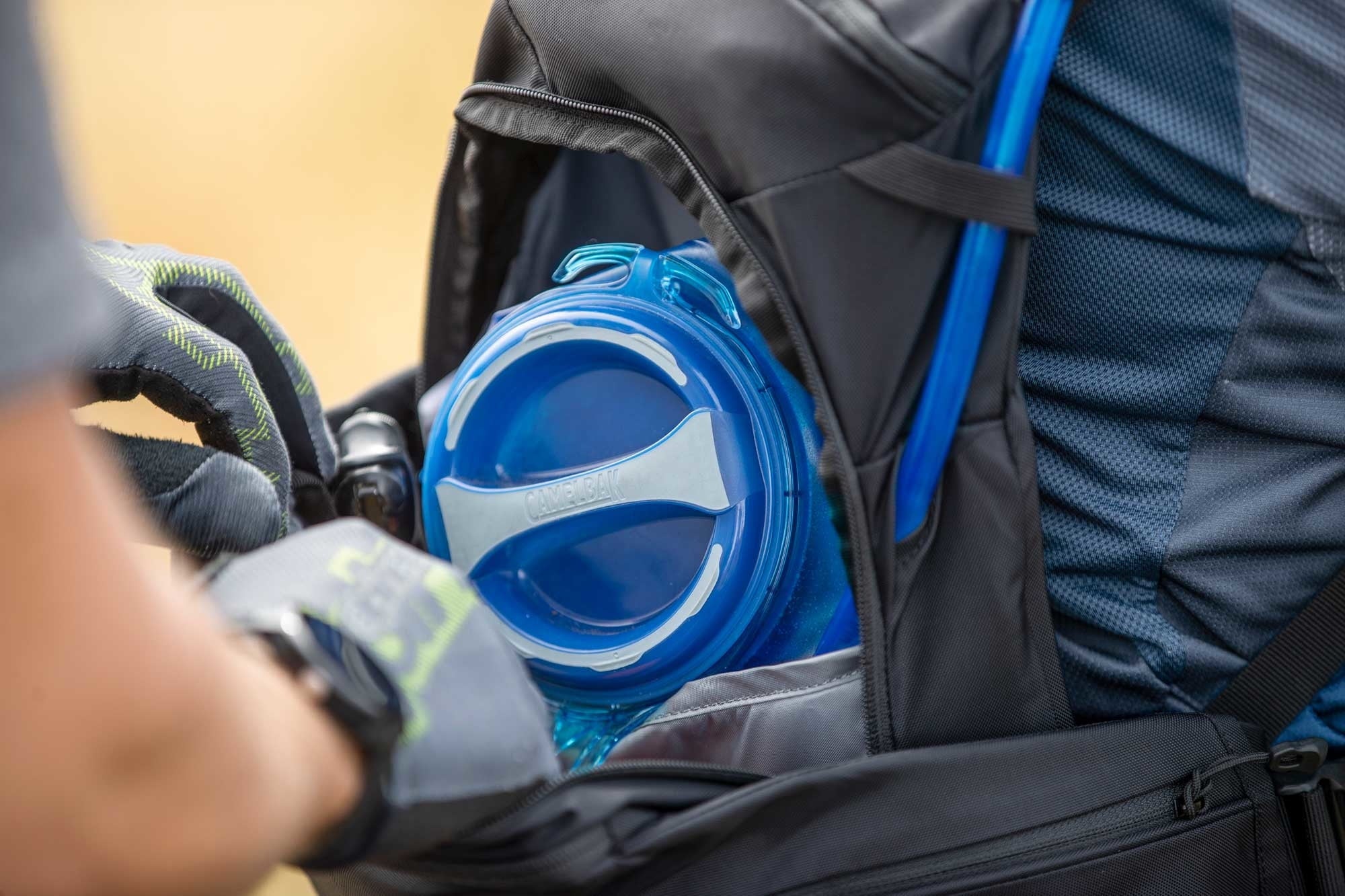 camelbak Crux™ 2L Reservoir, Blue - Pick 398